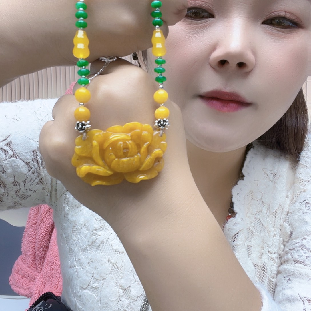 翡翠未镶嵌颈饰项链