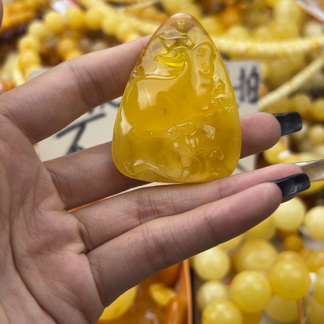 琥珀珠宝奇石未镶嵌