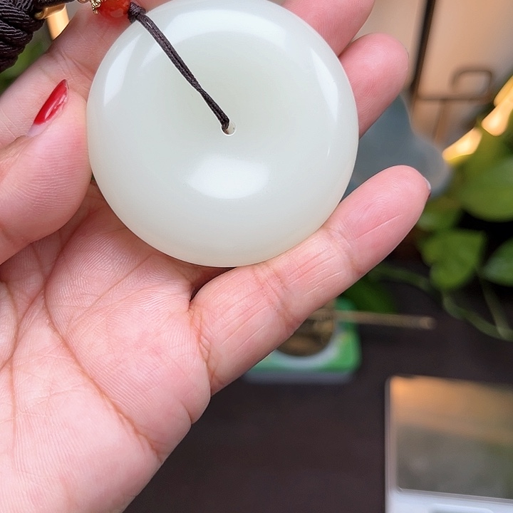 和田玉吊坠未镶嵌