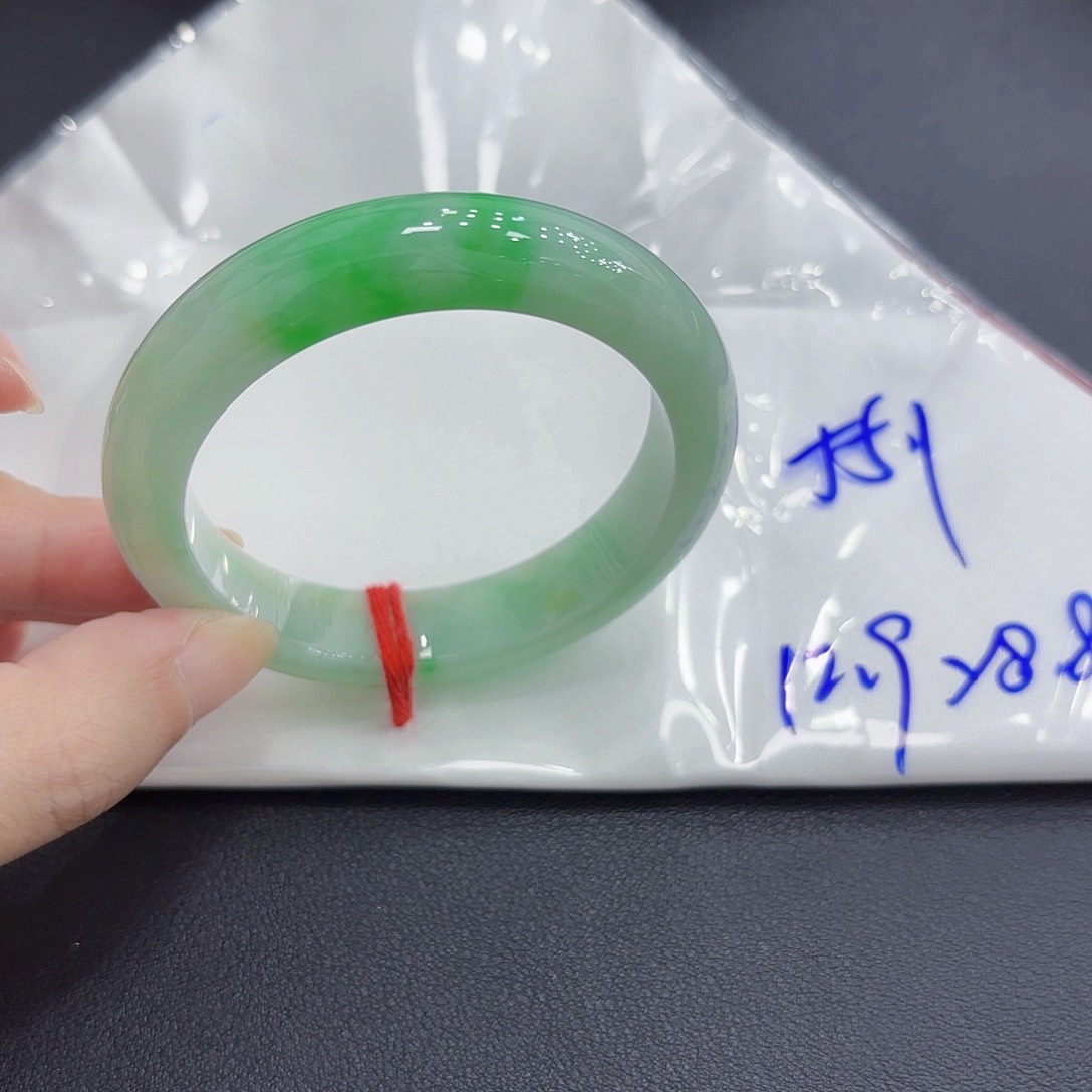 翡翠未镶嵌手镯手镯