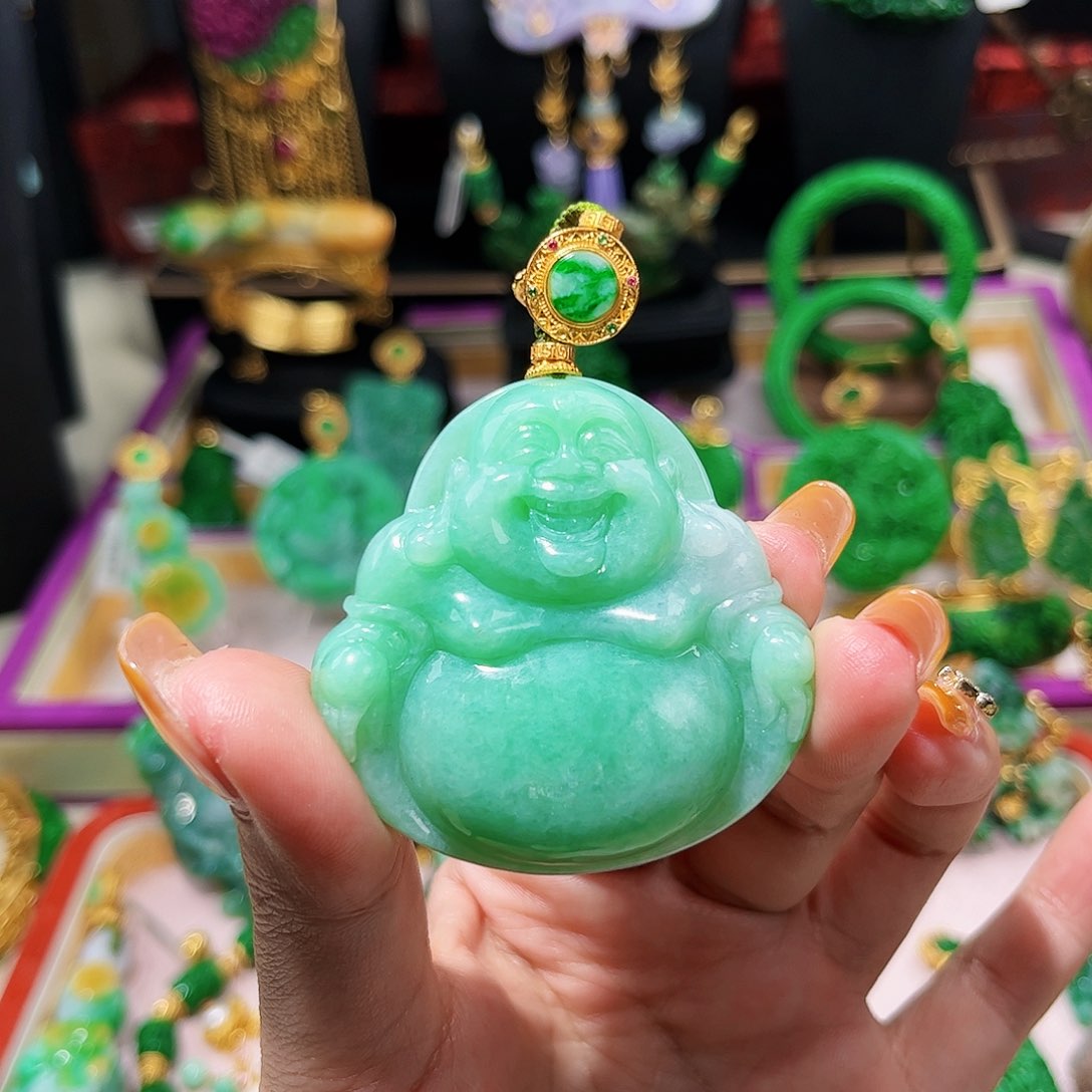 【闪购商品】翡翠吊坠(赠链)未镶嵌佛公
