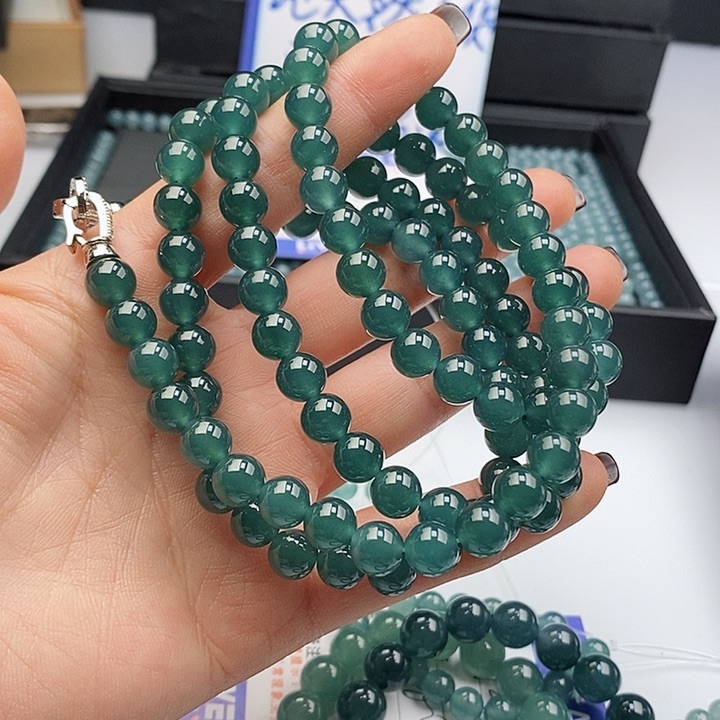 翡翠手链未镶嵌贴****?