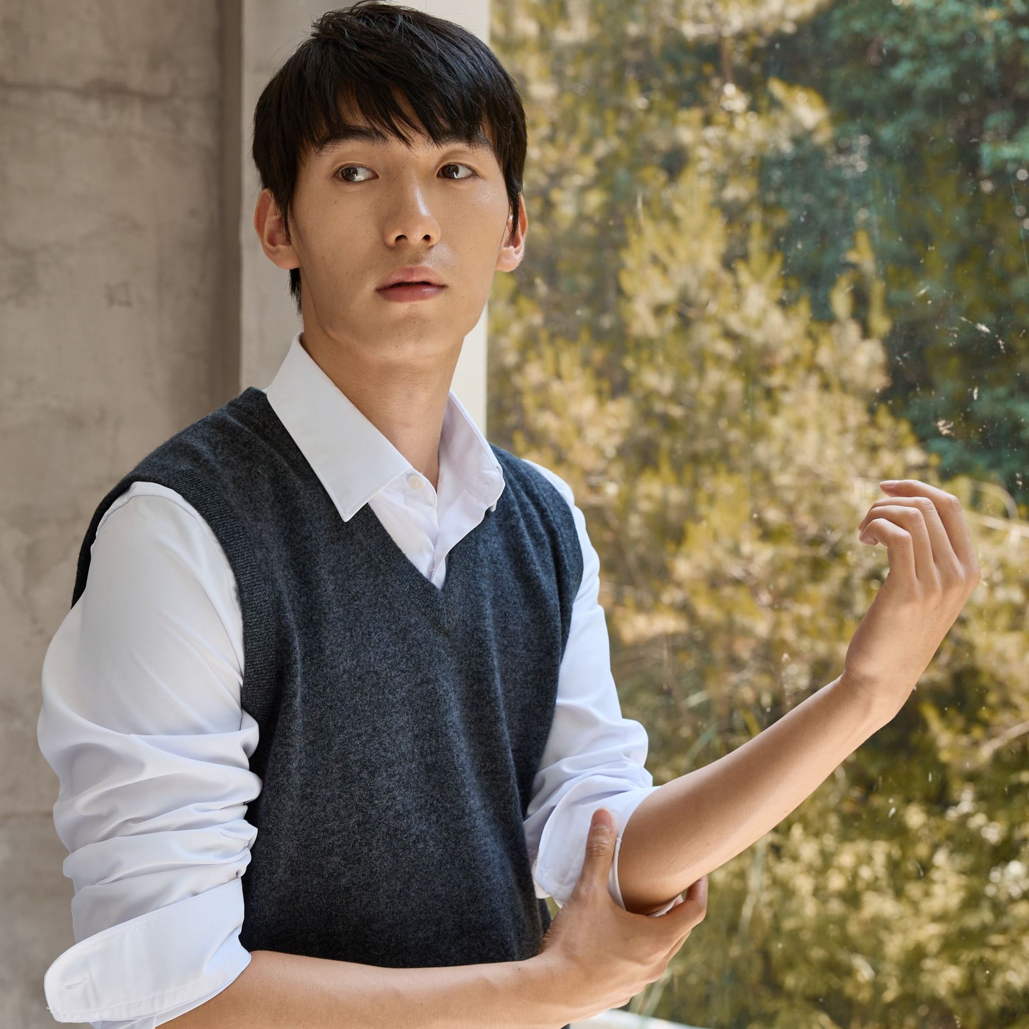 MIHUANG/米皇25秋季100纯山羊绒衫套衫商务休闲V领马甲551166