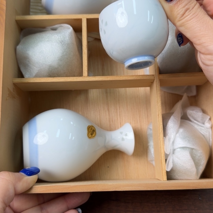 一个陶瓷物件哈哈哈哈