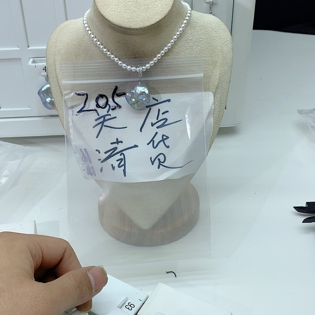 淡水珍珠颈饰合金