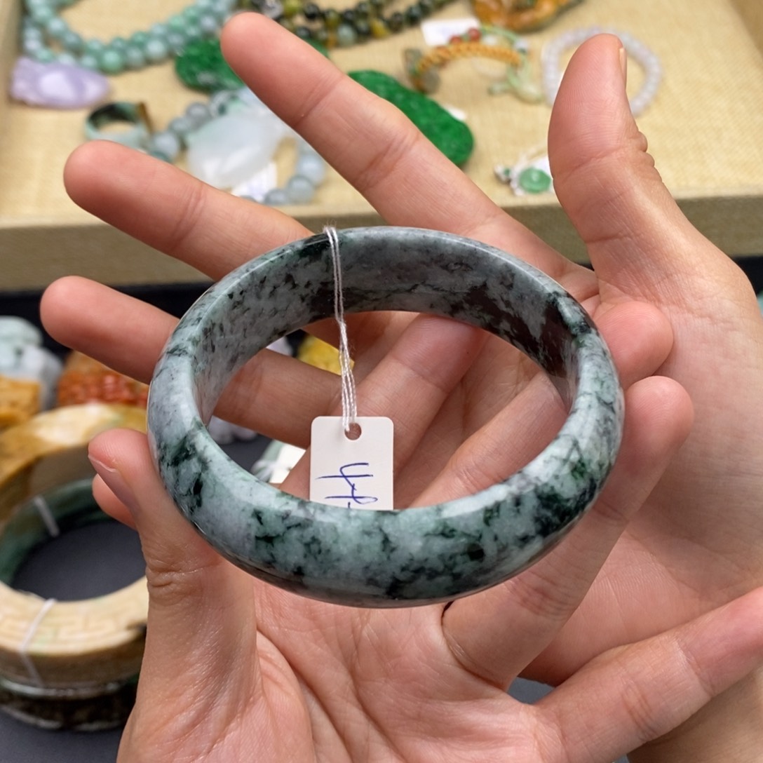 翡翠手镯未镶嵌58.3圈口 2.18D