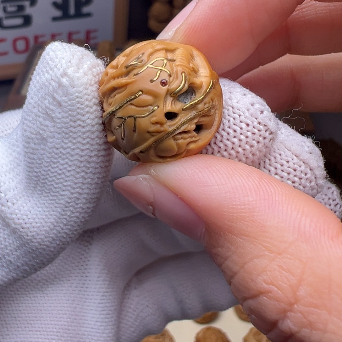 猴头核桃把件镶嵌款多面恶僧全品有正常封口线