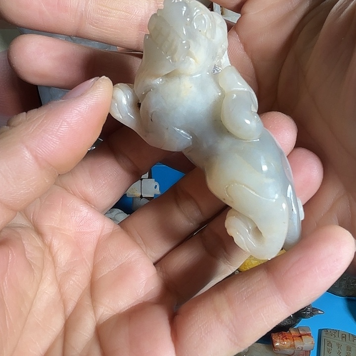 和田玉未镶嵌把件