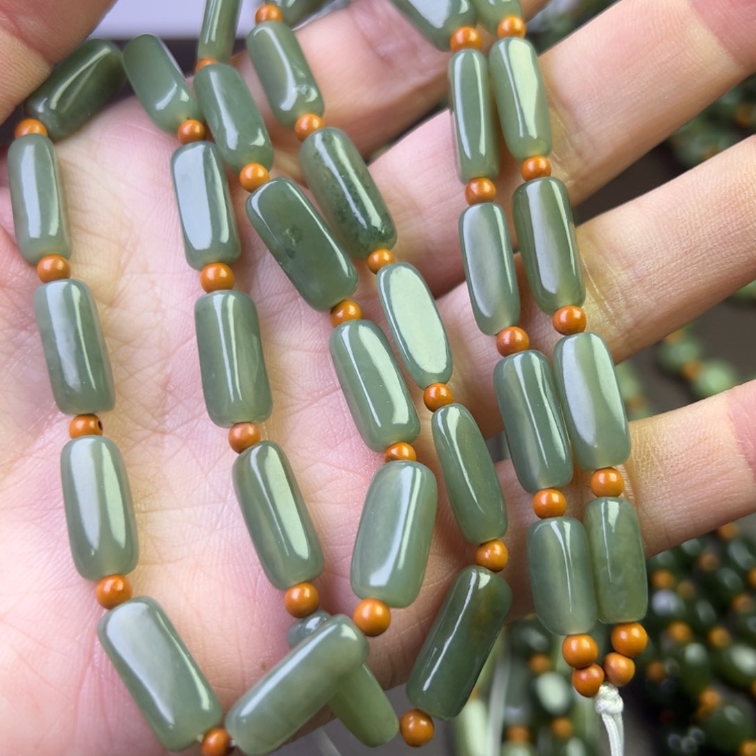 和田玉颈饰未镶嵌