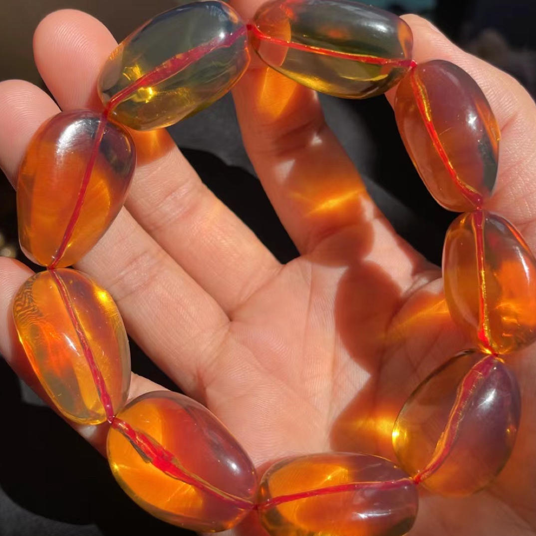 血茶随形手串，带绿膜，净水品质，规格:28.3×18.4×13.8mm，克重:35.7