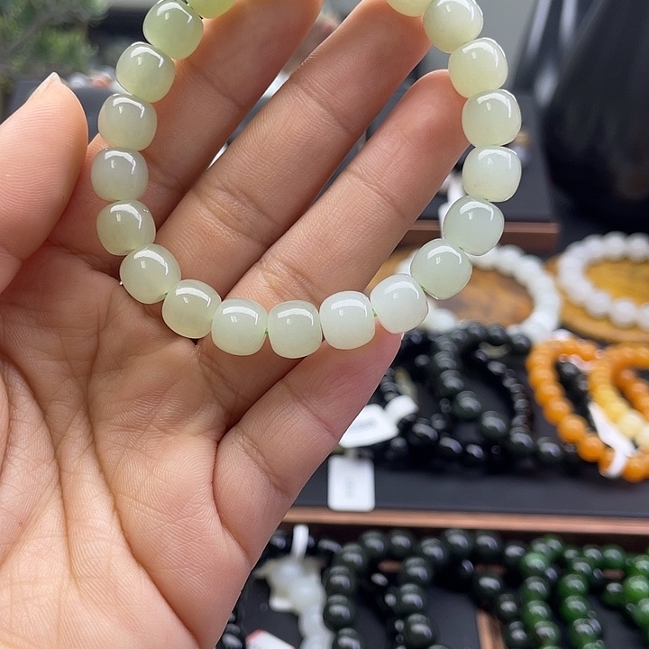 和田玉未镶嵌手串