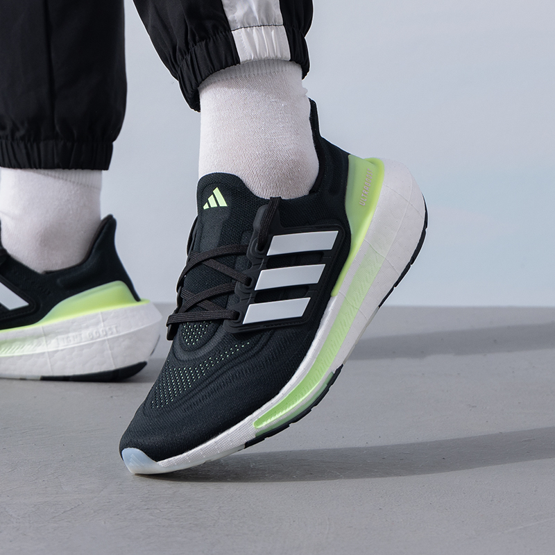 adidas阿迪达斯男鞋女鞋2024夏新款缓震回弹低帮透气跑步鞋流光风