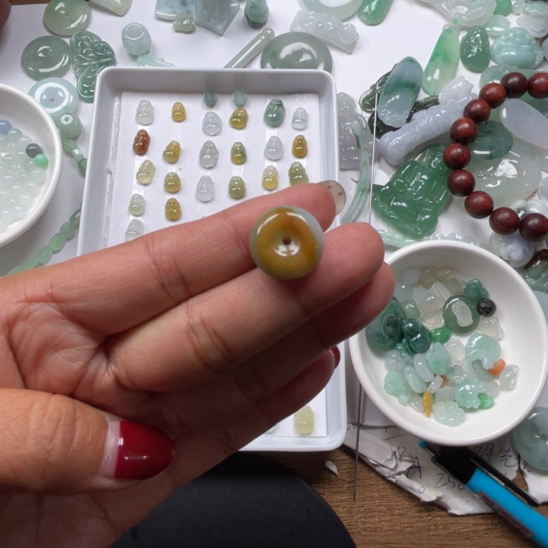 翡翠颈饰未镶嵌56789678