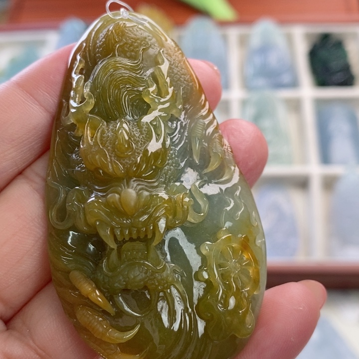 颈饰未镶嵌翡翠翡翠