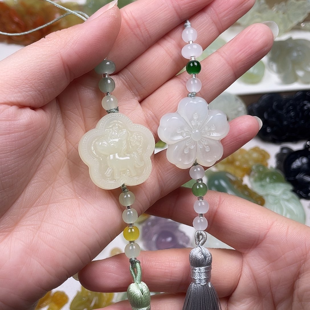 蛇纹石玉未镶嵌颈饰