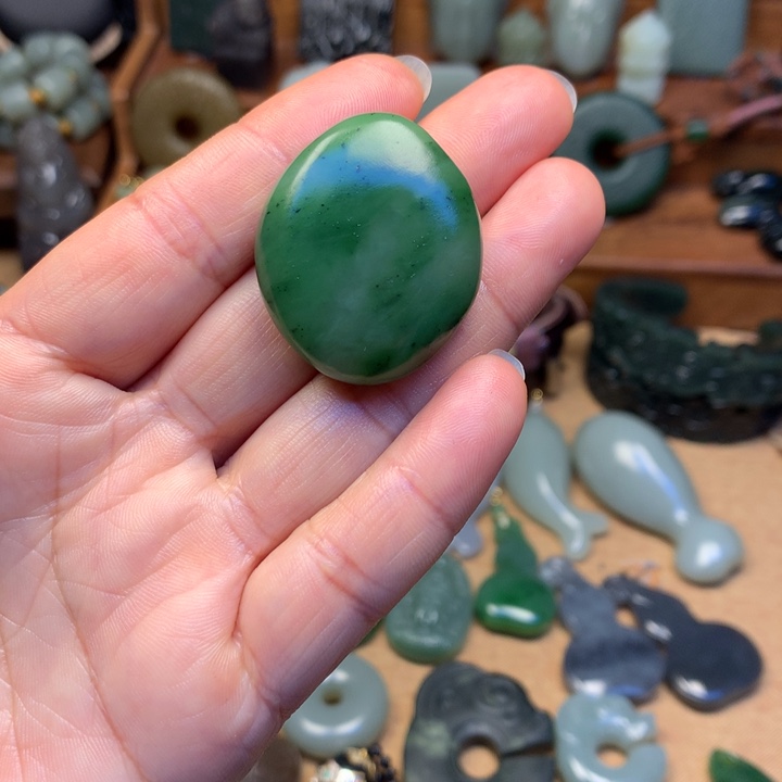 早****和田玉未镶嵌颈饰