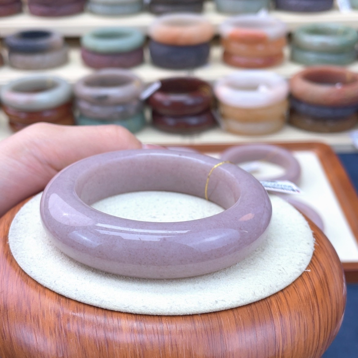 【闪购商品】石英质玉手镯未镶嵌安*