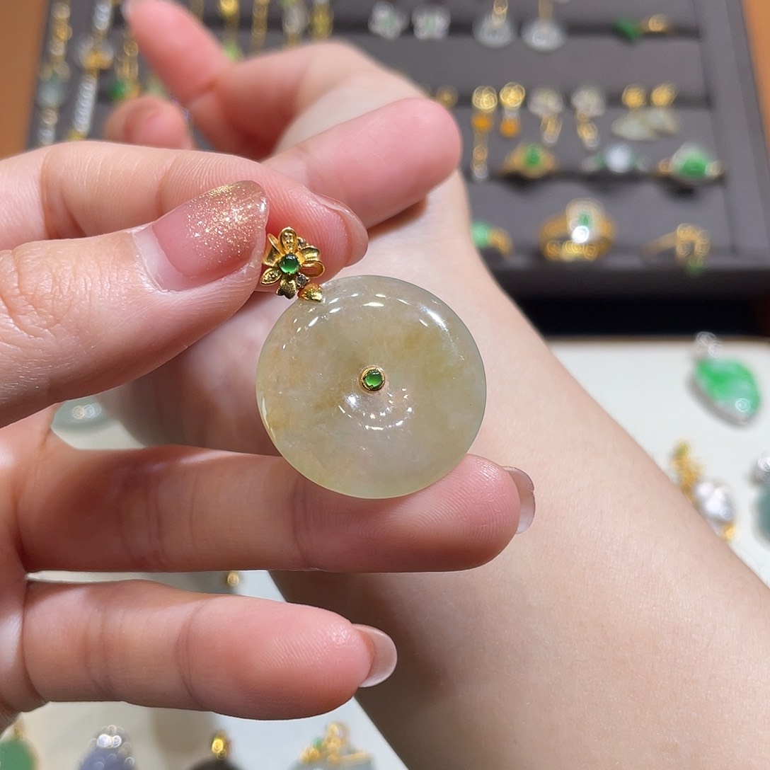 翡翠吊坠(不含链)18K金镶嵌冰黄平安扣