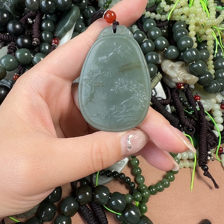 和田玉未镶嵌颈饰