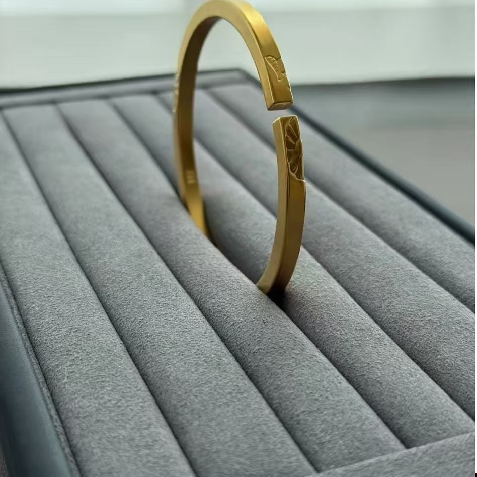 【小梦优选】足金999小雏菊黄金方镯25克zip