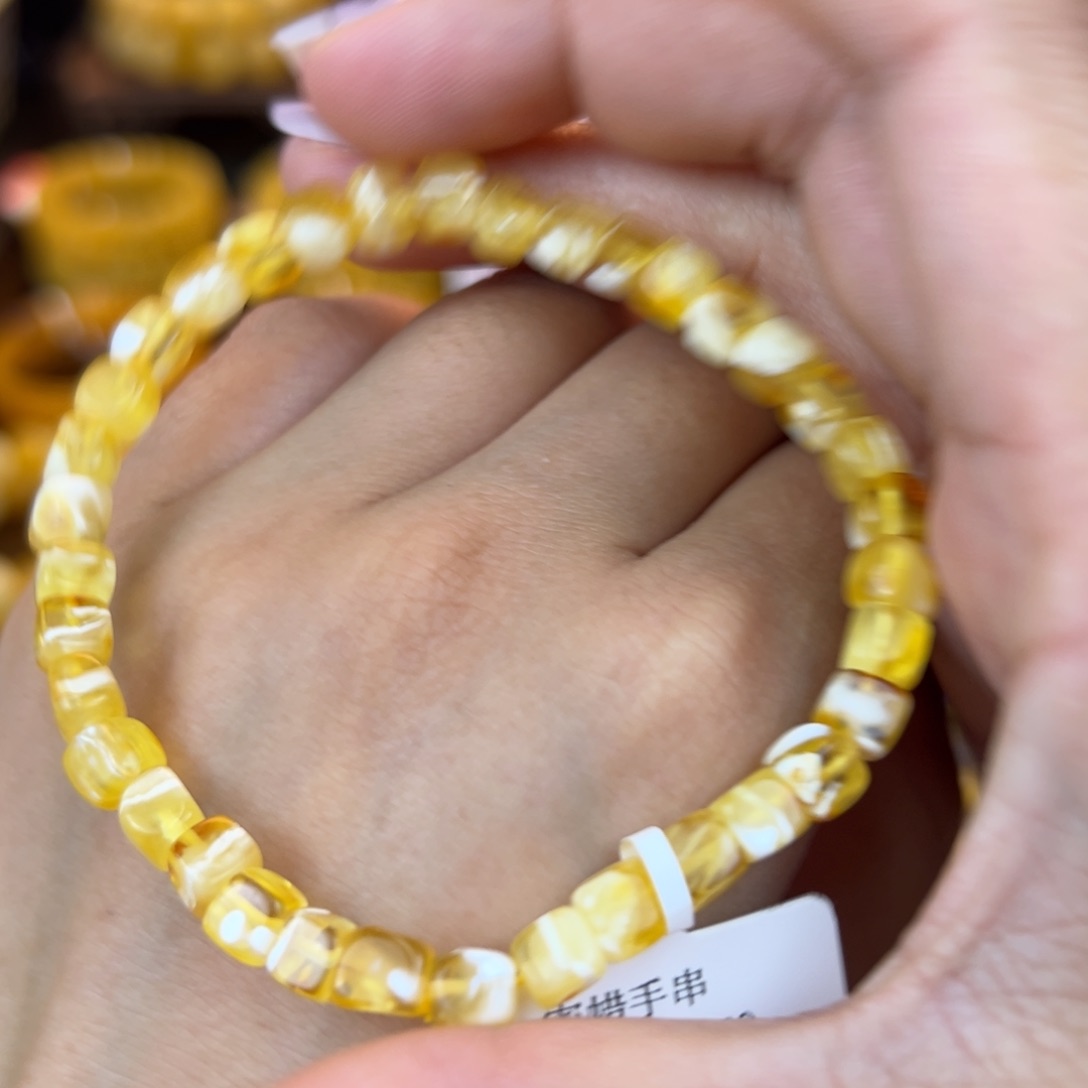 琥珀裸石未镶嵌Jjhhhbbbbbnnn