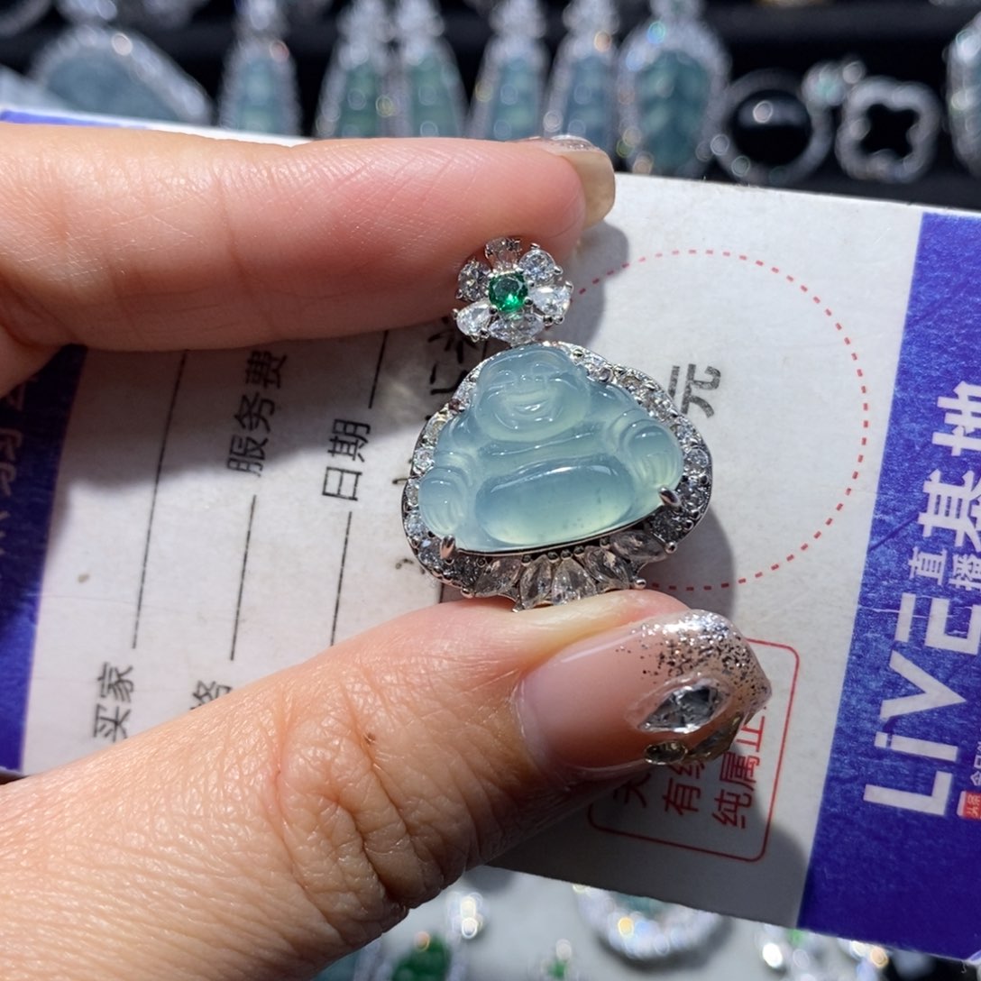 翡翠颈饰未镶嵌翡翠