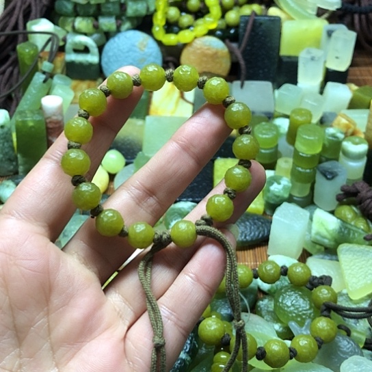 未镶嵌蛇纹石玉吊坠无***何