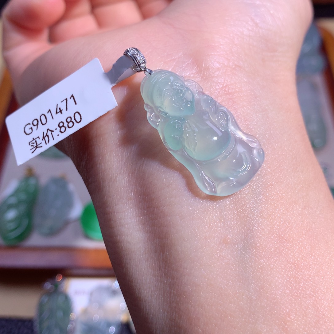 翡翠吊坠(不含链)18K金镶嵌