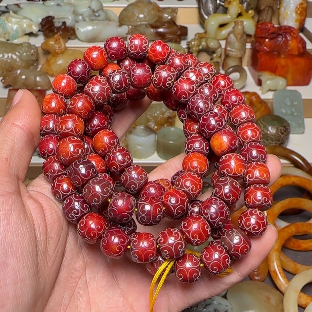 青***木和田玉未镶嵌颈饰