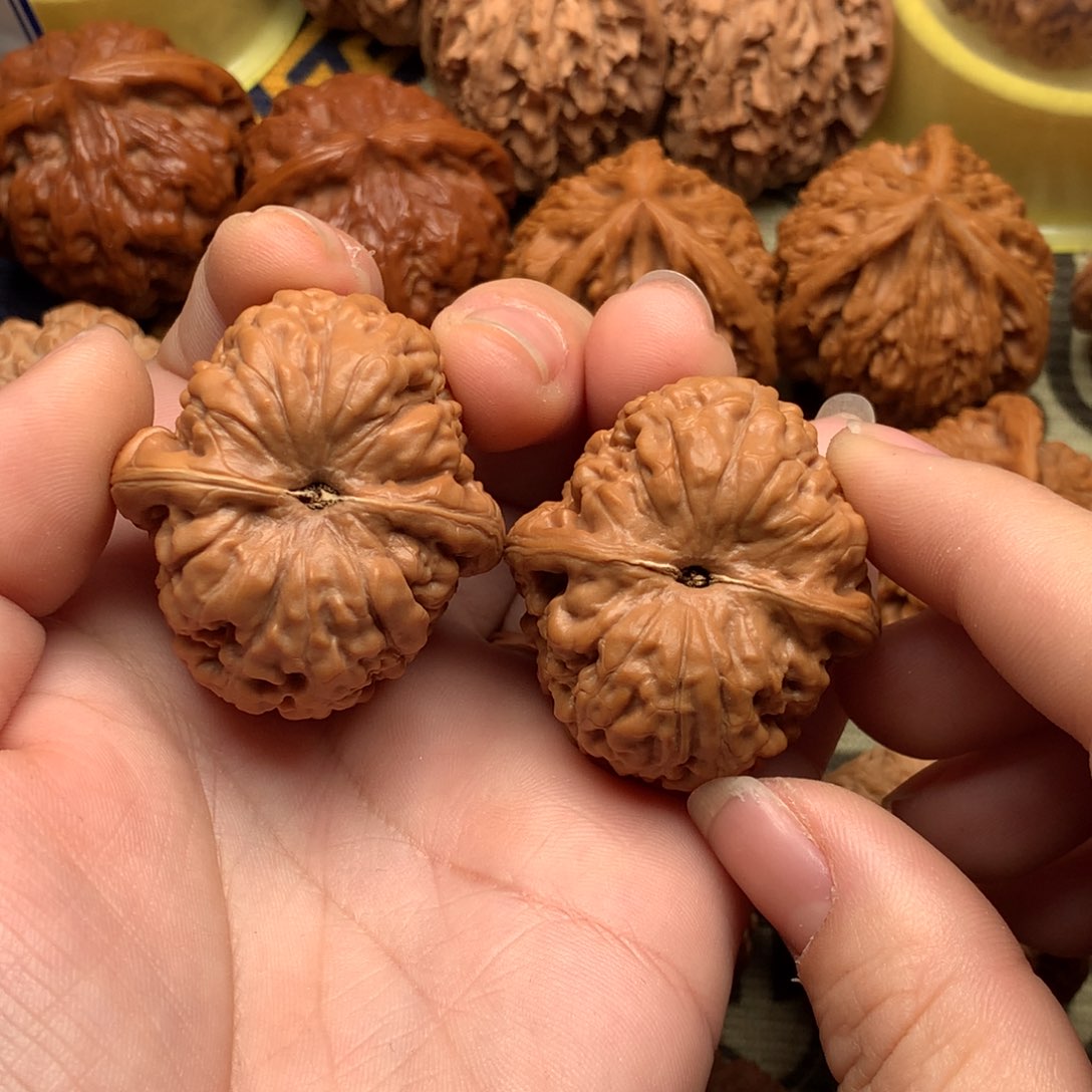 文玩核桃吊坠金字塔35
