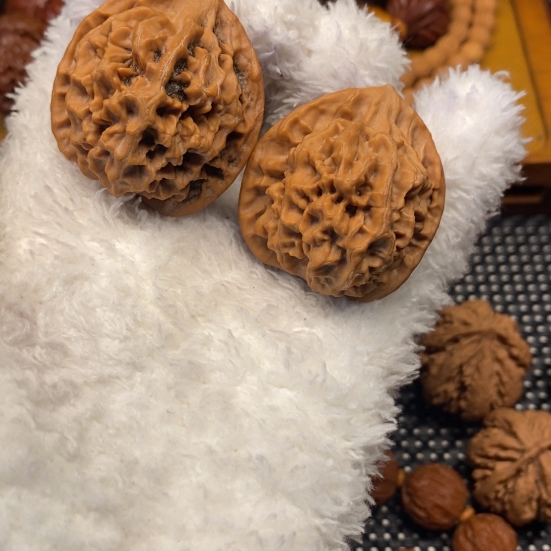 爱***子文玩核桃吊坠秦岭山地核桃龙鳞官帽