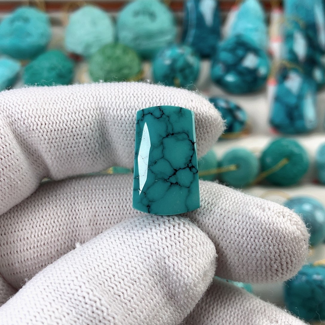 绿松石未镶嵌挂件