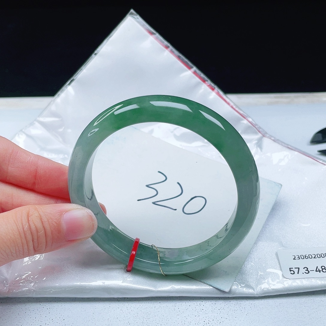 翡翠未镶嵌手镯57+正圈