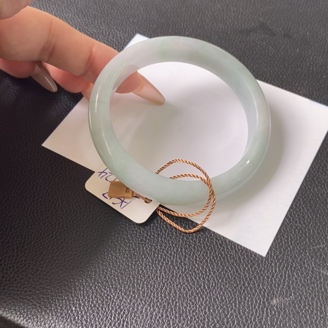 翡翠手镯未镶嵌56-57圈口