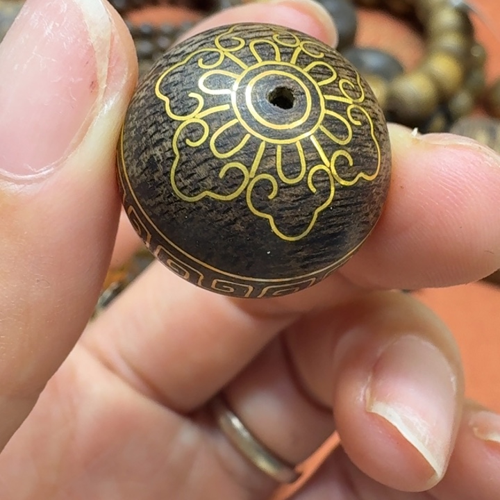 大叶紫檀（黑酸枝木类）