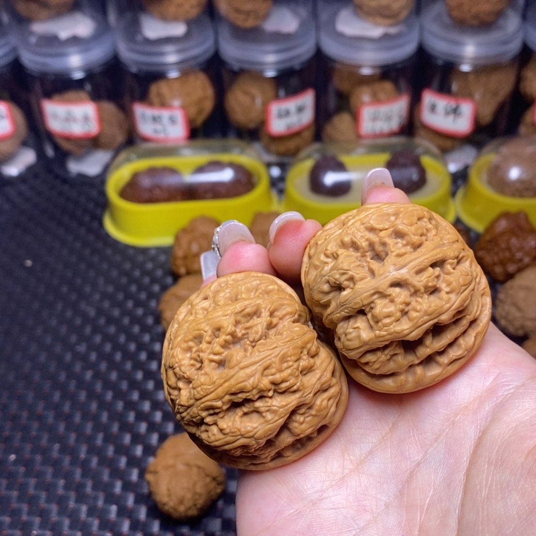 文玩核桃吊坠大粗筋46