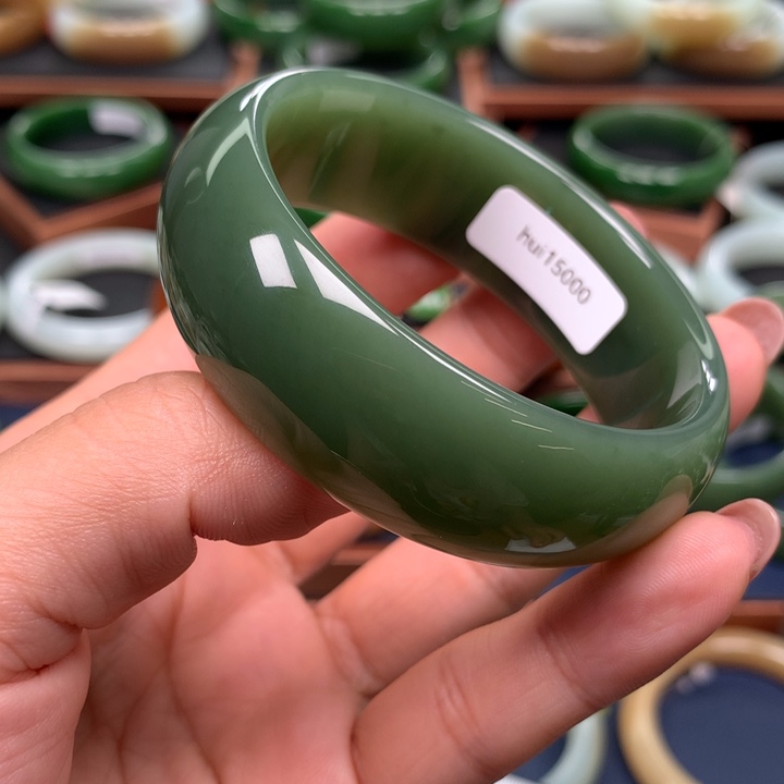 和田玉（碧玉）手镯未镶嵌