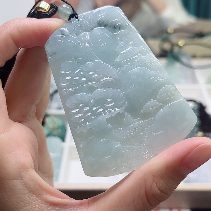 翡翠颈饰未镶嵌翡翠