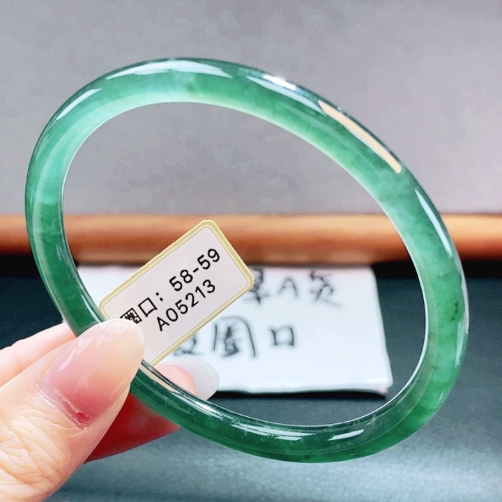 翡翠未镶嵌手镯翡翠手镯93