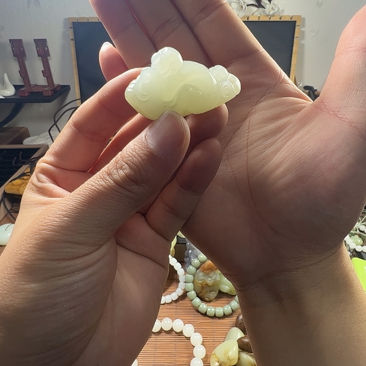 和田玉未镶嵌项链