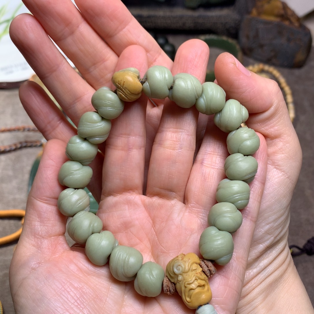 十***.岫岩河磨玉（透闪石质玉）未镶嵌手串