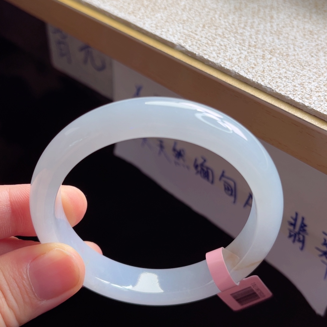 翡翠手镯未镶嵌手镯