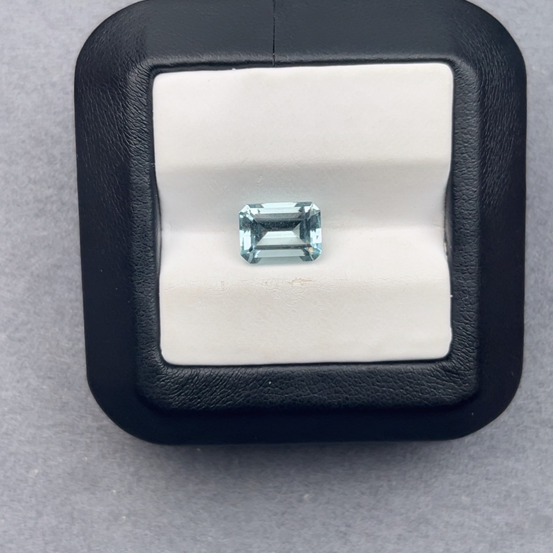 海蓝宝石裸石未镶嵌天然全净无瑕2.37CT