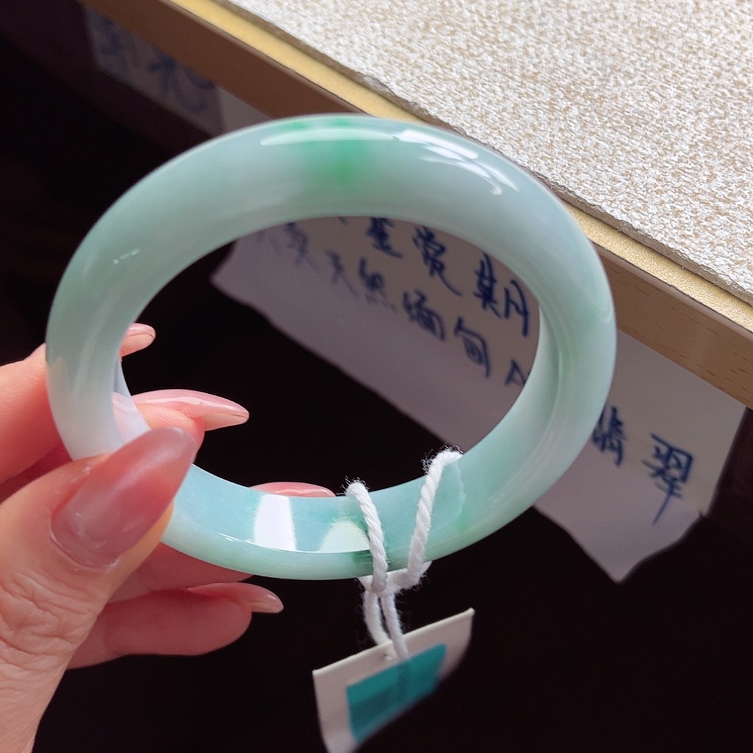 翡翠未镶嵌手镯手镯