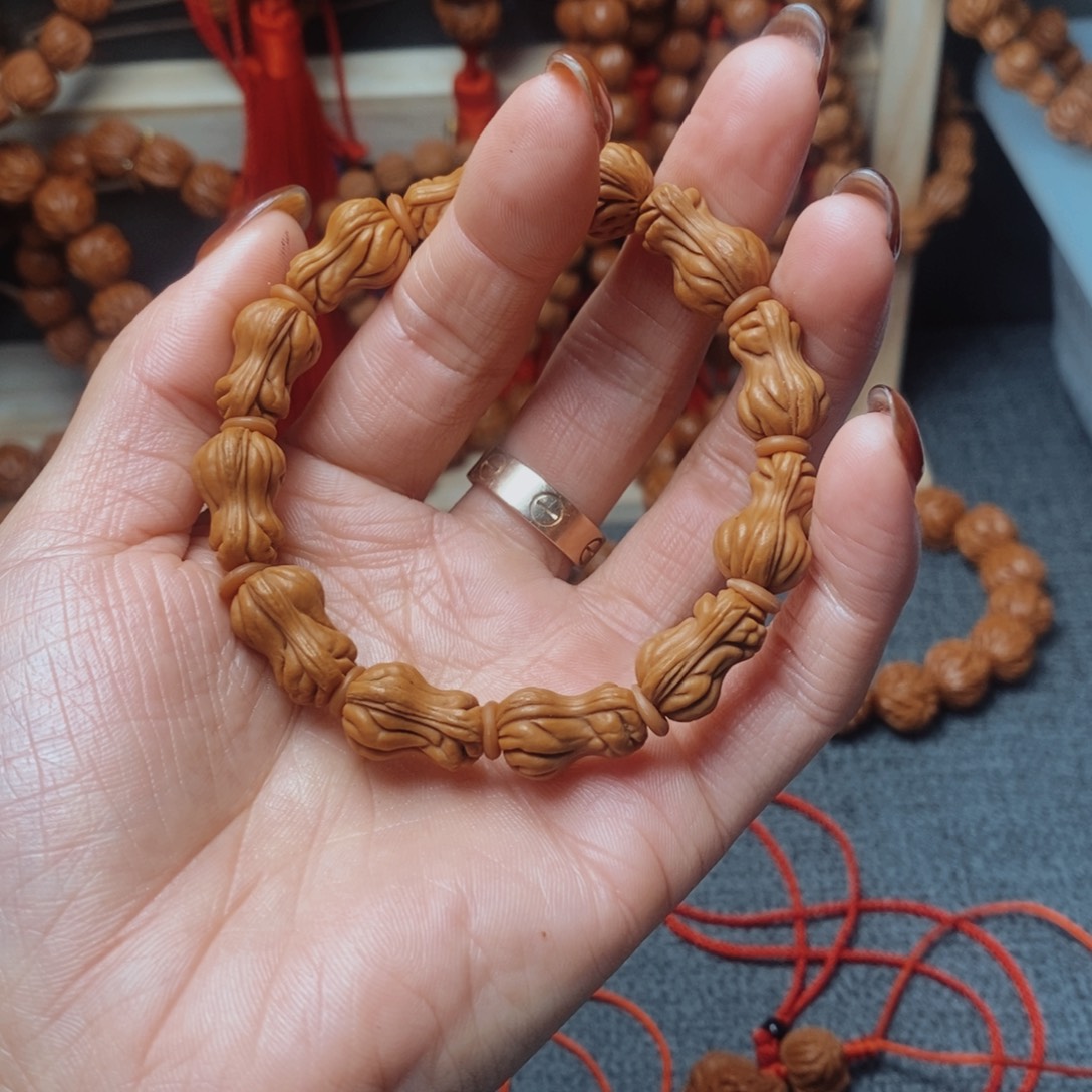 吊坠桃核龙纹桃枭