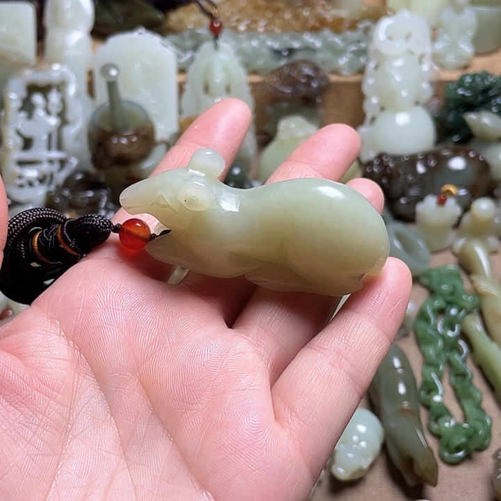 和田玉颈饰未镶嵌