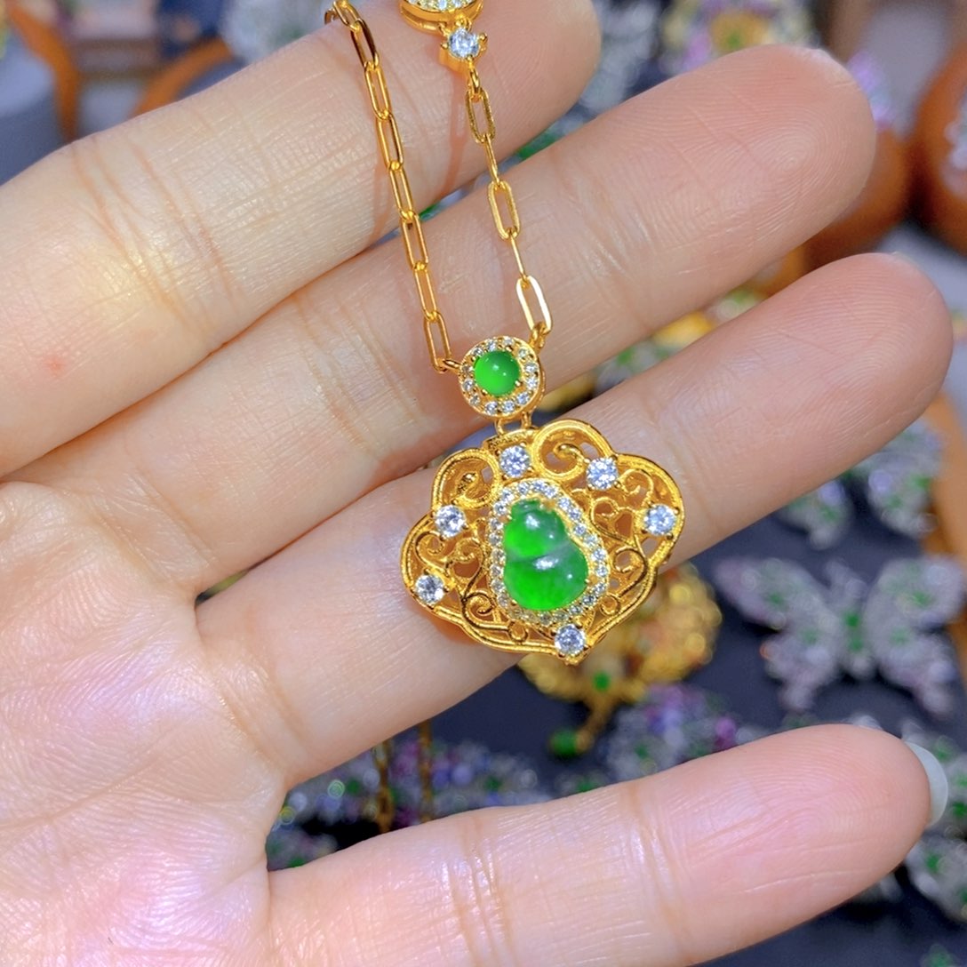 翡翠颈饰银S925镶嵌天然翡翠