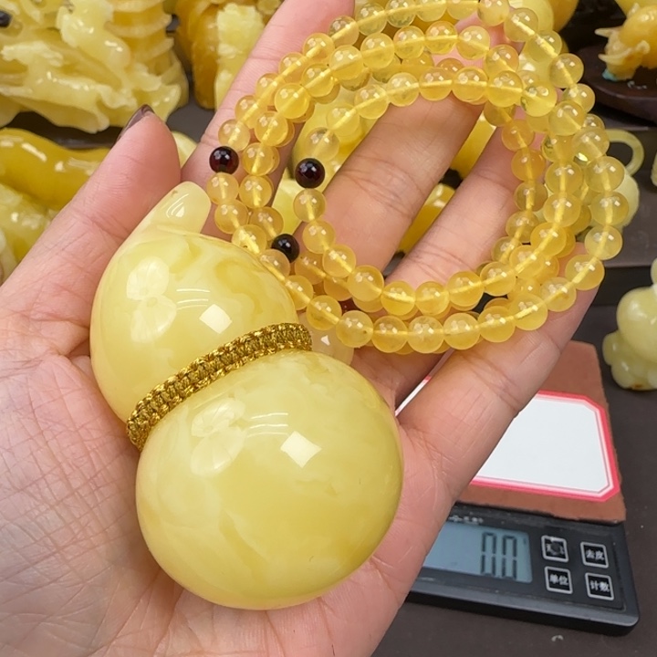 蜜蜡珠宝奇石未镶嵌