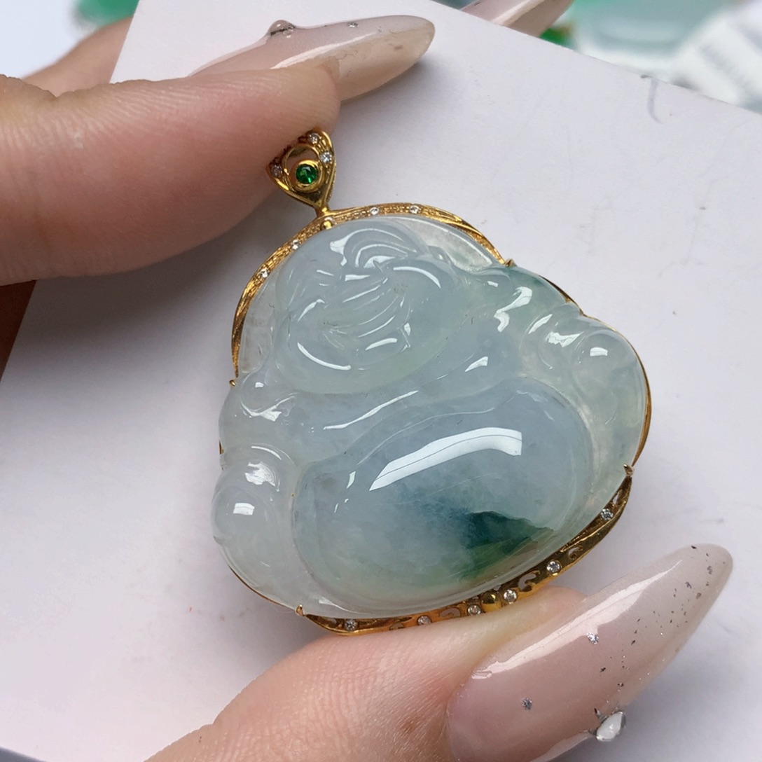 颈饰18K金镶嵌翡翠