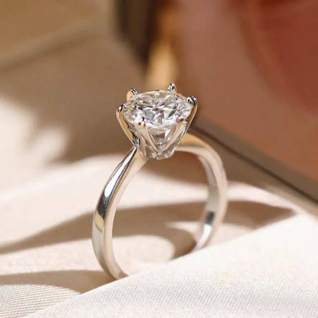 925银莫桑石银制品 周家皇冠戒指50分-3克拉轻奢时尚结婚经典情侣